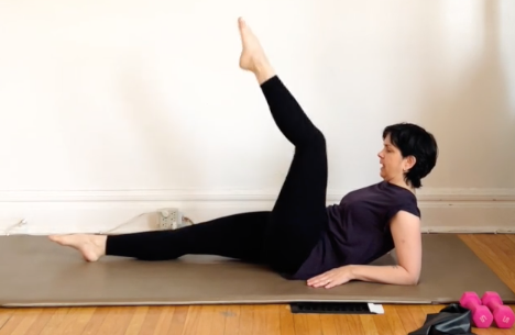 Pilates mat with band/weights/half roller